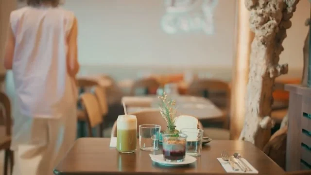 Au DS Café, chaque moment mérite sa parenthèse sucrée. Deux desserts, un jus, et l’envie de ralentir le temps. Et si votre week-end commençait en douceur ?#DSCafé #GoodFoodGoodMood #ParisFoodies #Gouter #Yummy