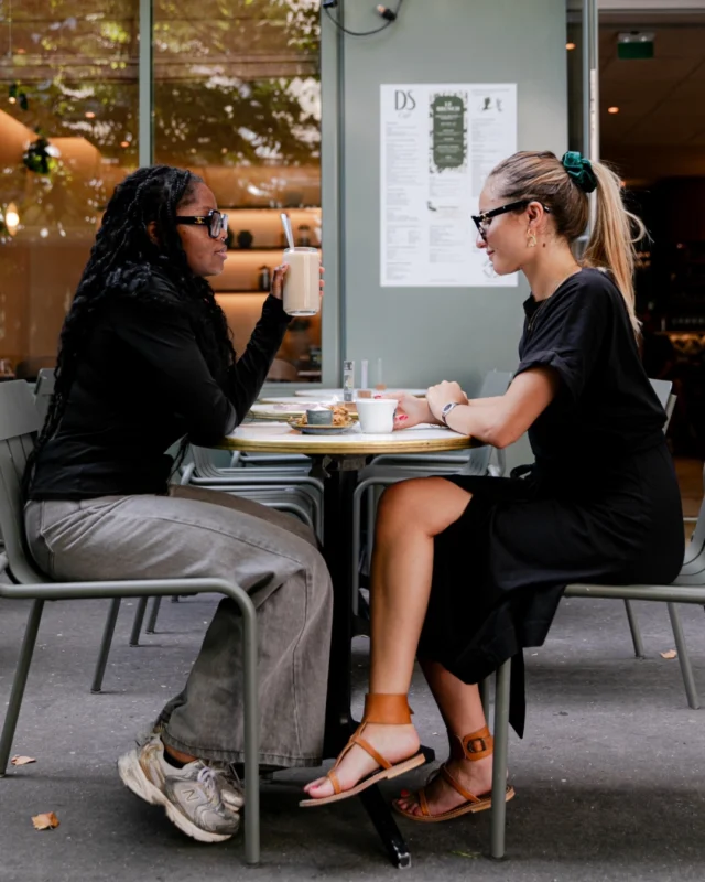 Au DS, les meilleurs moments se partagent.Tag la personne avec qui tu veux te rendre au DS Café 🥰#DSCafe #MomentsPartagés #FeelGoodFood #CafeVibes #HealthyTogether