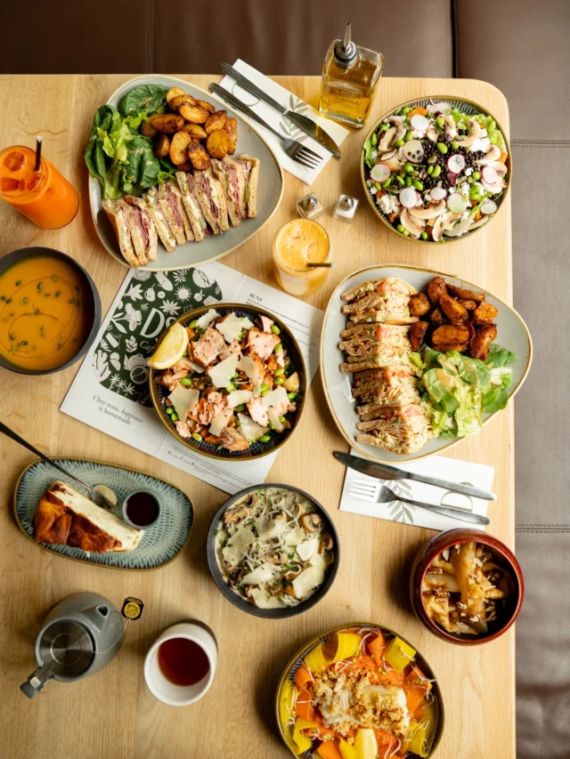 Le bonheur est souvent simple : une grande table, des plats faits maison et des saveurs qui réchauffent.Venez partager un moment gourmand au DS Café 🍽️