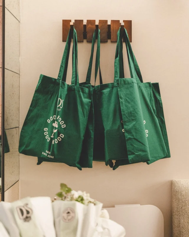 Chez DS, le feel good ne s’arrête pas à l’assiette 🌿Il se prolonge dans chaque détail et chaque moment 🤍