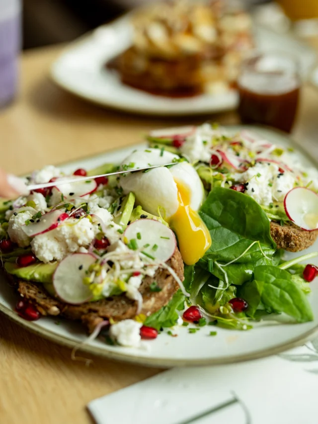 Le moment tant attendu…ㅤNotre avocado toast n’attend plus que vous pour être dégusté ☺️ㅤDisponible dans tous nos restaurants, à tout heure !