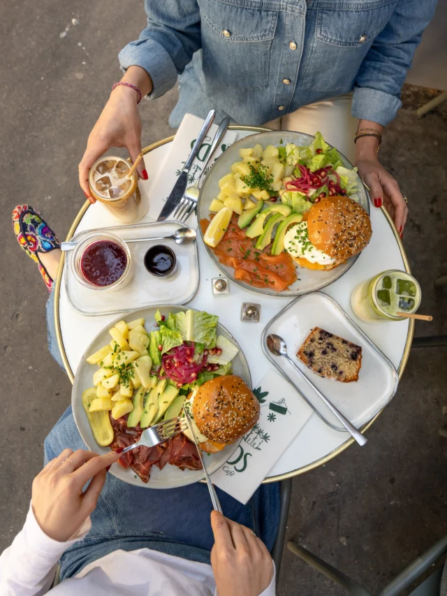 En mai, fais ce qu’il te plaît… et surtout viens bruncher au DS Café 🌿ㅤAvec tous ces jours fériés et longs week-ends, c’est le moment parfait pour ralentir, profiter… et bien manger 🤍ㅤBrunch disponible tous les week-ends & jours fériés.