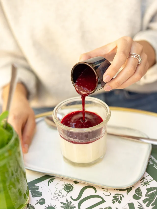 On a osé 💚 Oui on a osé revisiter la recette de notre emblématique DS Light !ㅤDans une nouvelle version Vegan, toujours aussi légère et gourmande. Une mousse végétale au lait d’amande, sans lactose et sans édulcorant, pensée pour être plus facile à digérer.ㅤUne nouvelle texture, plus fondante et tout aussi réconfortante.ㅤParce qu’on est convaincus que prendre soin de soi, c’est aussi savoir faire évoluer ses habitudes…ㅤOn espère qu’il vous plaira !