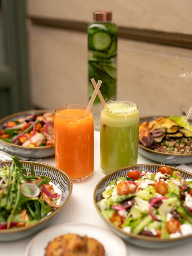 Des jus aussi frais que colorés 💚Préparés à la minute pour une pause pleine de saveurs.