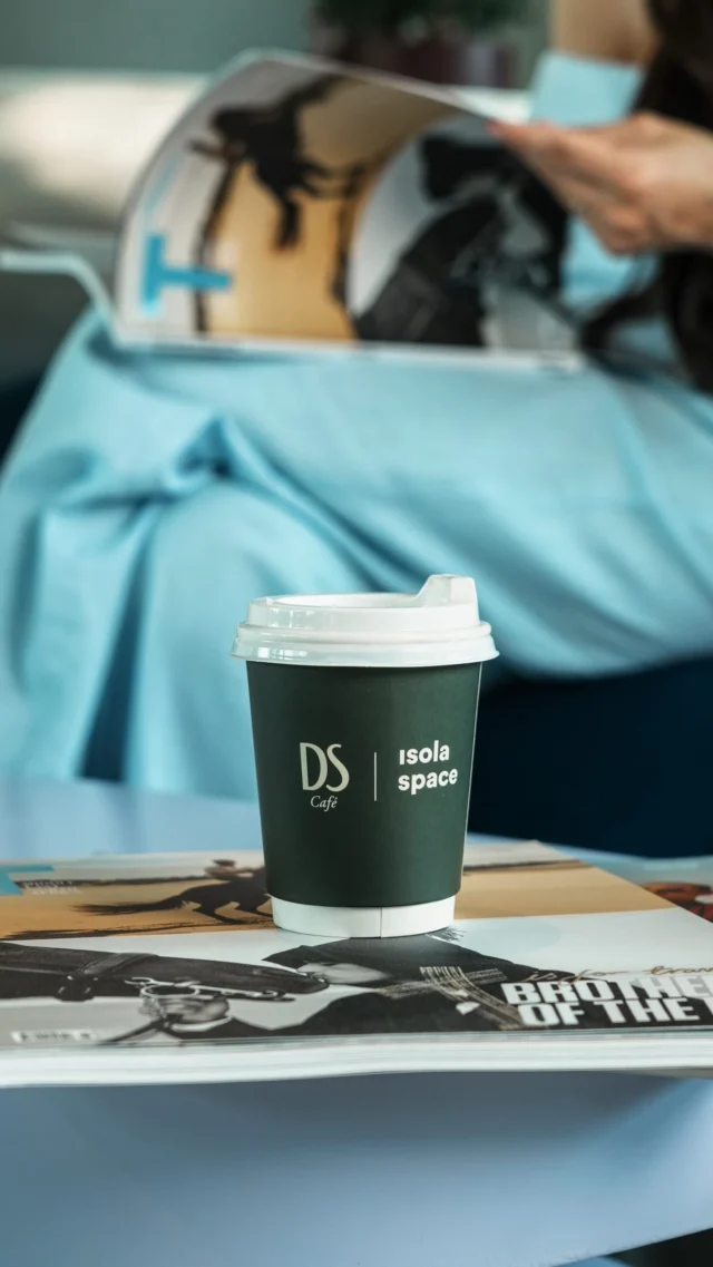 Where design meets good food.The perfect blend of Isola Space’s effortlessly cool atmosphere and DS Café’s signature food & specialty coffees.A new favorite spot to eat, sip & unwind in the heart of Business Bay, Dubai.📍 DS Café x @isola.space — Marasi Drive, Dubai#dscafe #isolaspace #businessbaydubai #lanadorchestercollection #coworkingspace